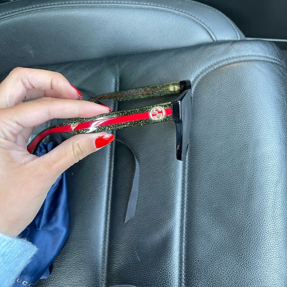 Black square Gucci sunglasses - Picture 2 of 4